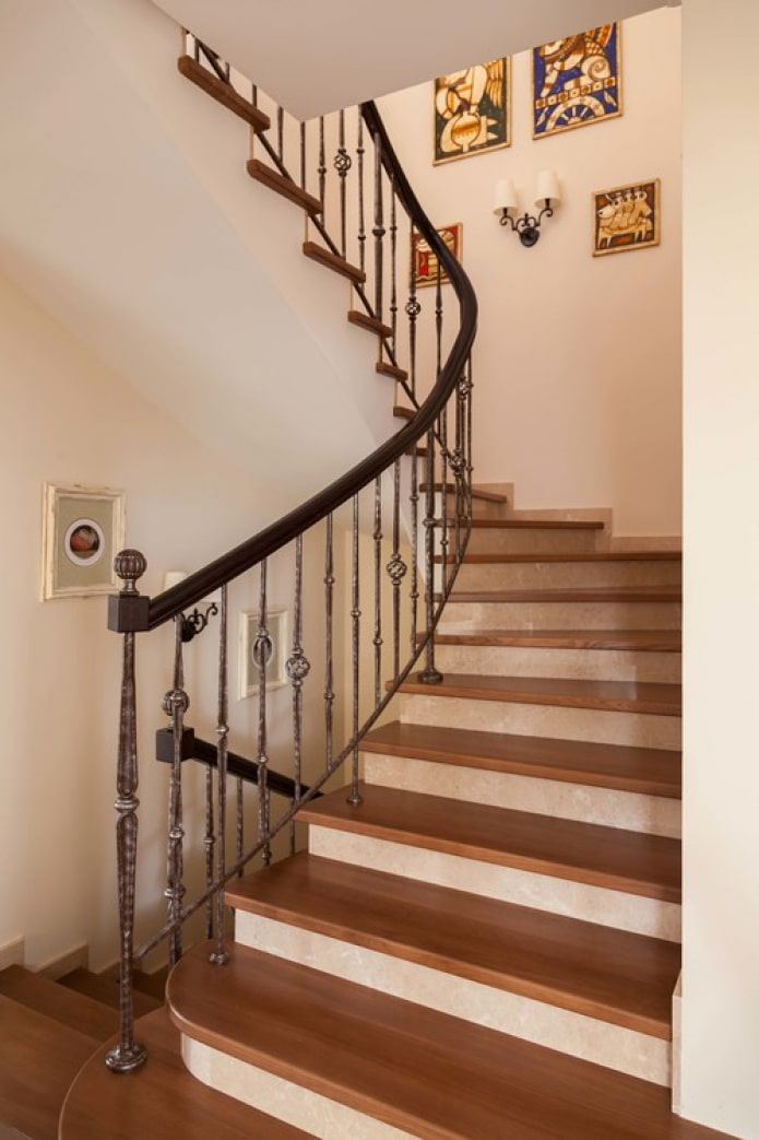 escalier bois et métal