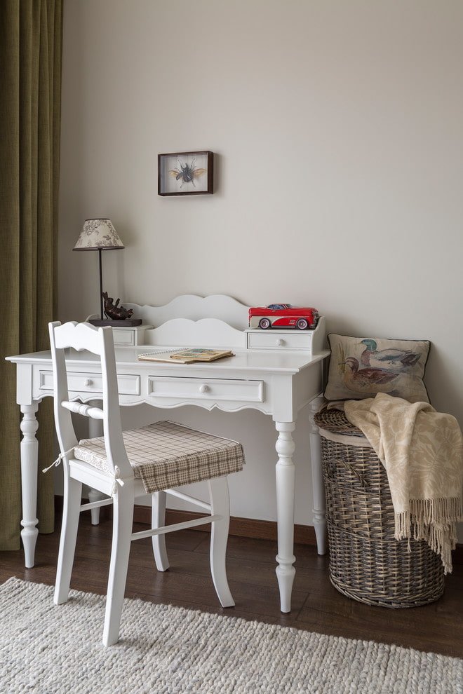 Bureau blanc à l'intérieur