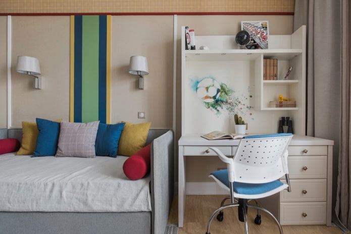 Bureau avec superstructure à l'intérieur