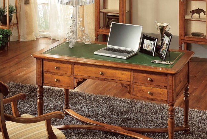 Bureau avec tissu à l'intérieur l'intérieur