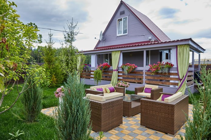 Mobilier en osier pour la rue