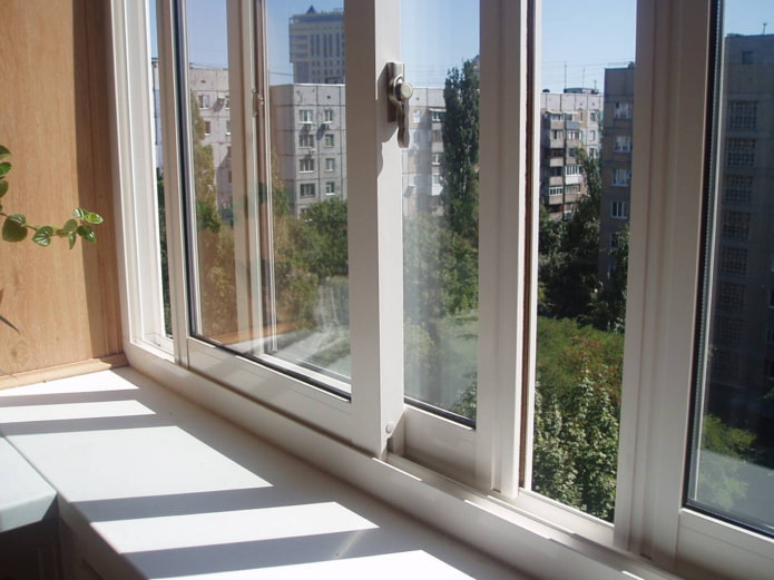 Fenêtres en PVC dans l'appartement