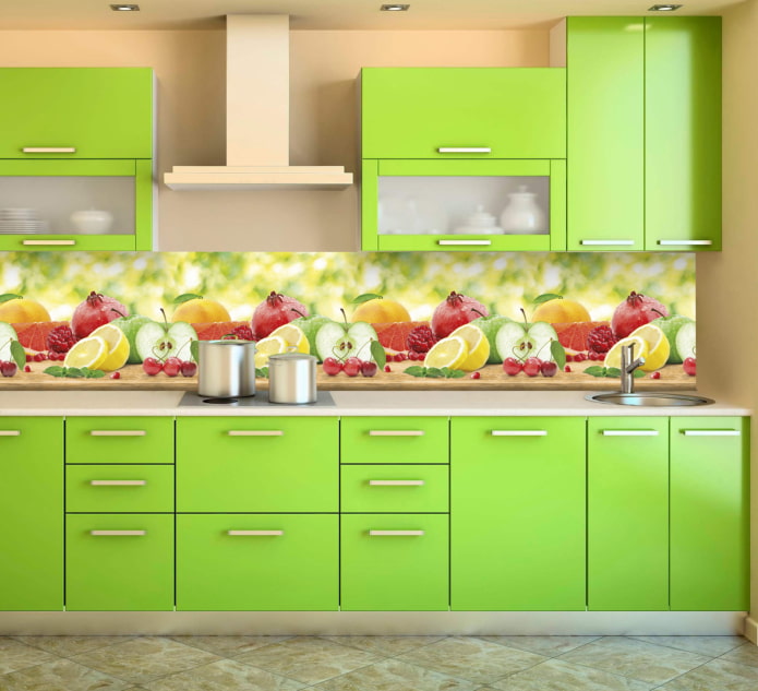 Tablier en plastique avec fruits