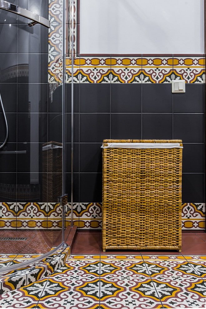 Panier rectangulaire dans la douche