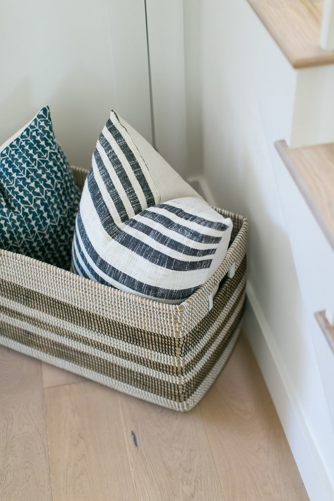 Oreillers dans un panier