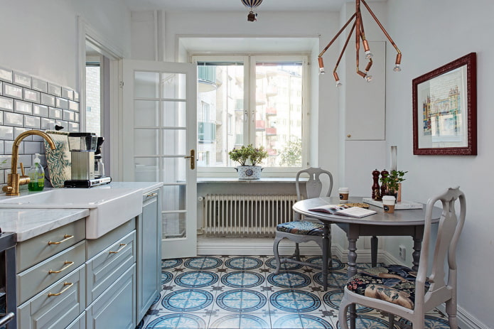 Carrelage de sol à motifs dans une cuisine