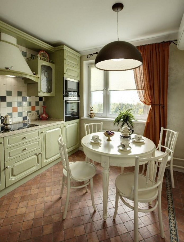Carrelage de sol en forme de losange dans une cuisine