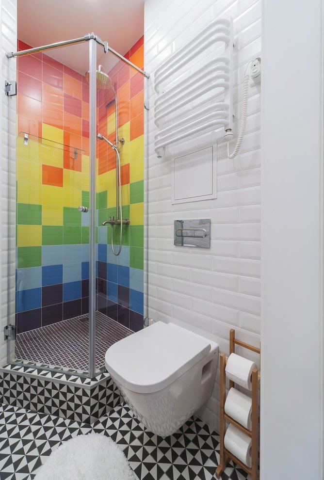 Douche design arc-en-ciel