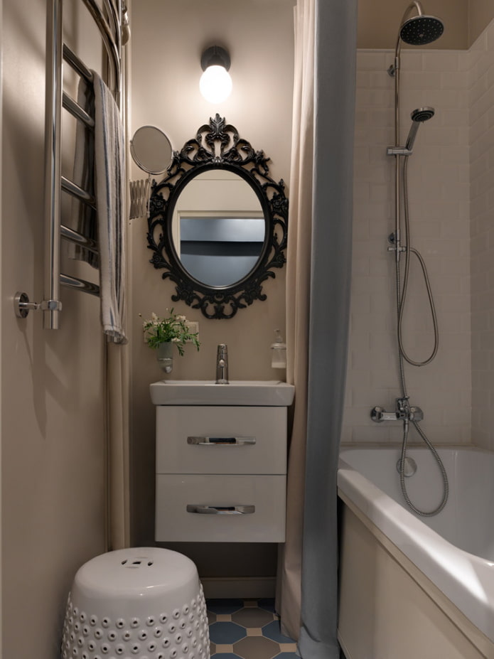 Carrelage dans la salle de bain