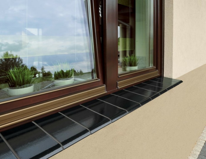 carrelage sur le seuil du balcon intérieur