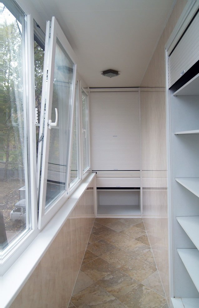 Carrelage en diagonale sur le balcon