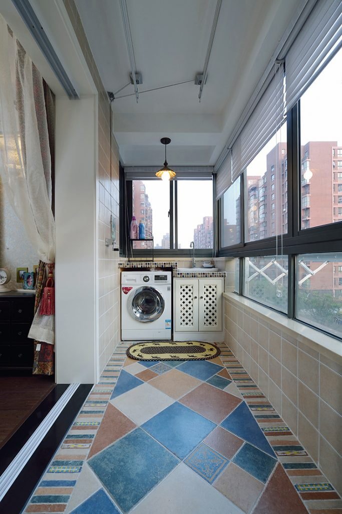 carreaux à l'intérieur du balcon