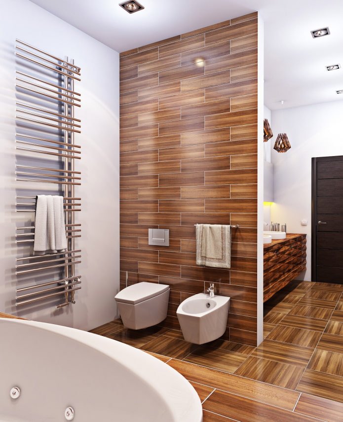 Carrelage imitation bois dans la salle de bain