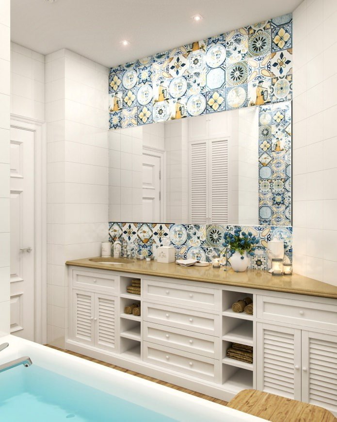 Carrelage patchwork dans la salle de bain