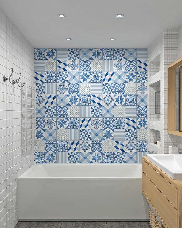 Carrelage patchwork bleu dans la salle de bain