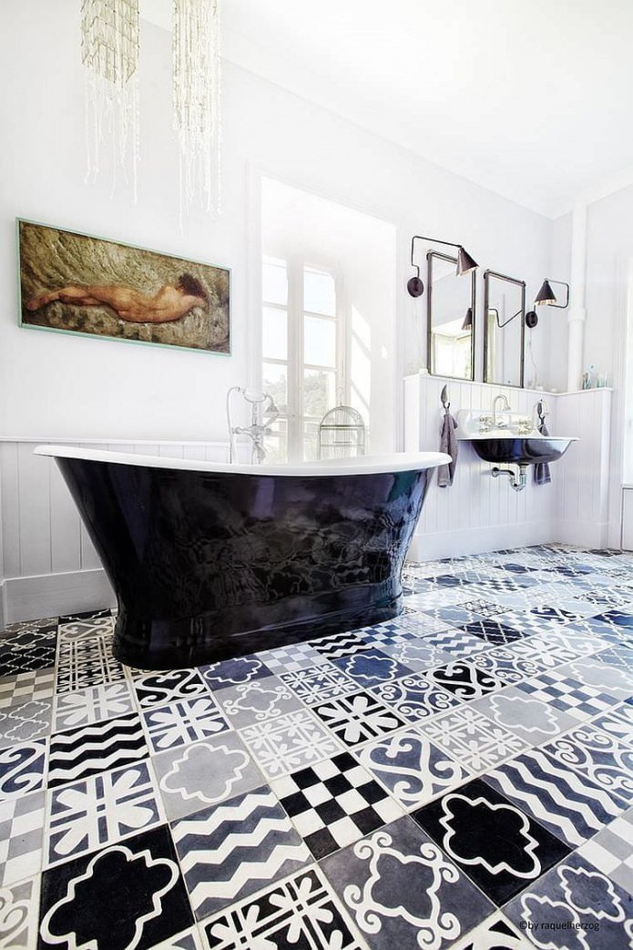 Carreaux patchwork dans la salle de bain