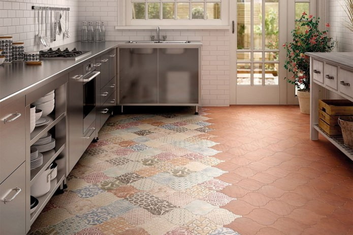 carreaux patchwork sur le sol