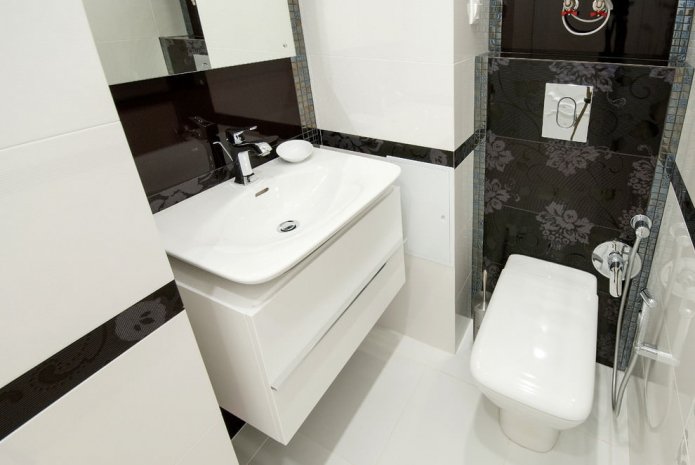 Carrelage dans les toilettes