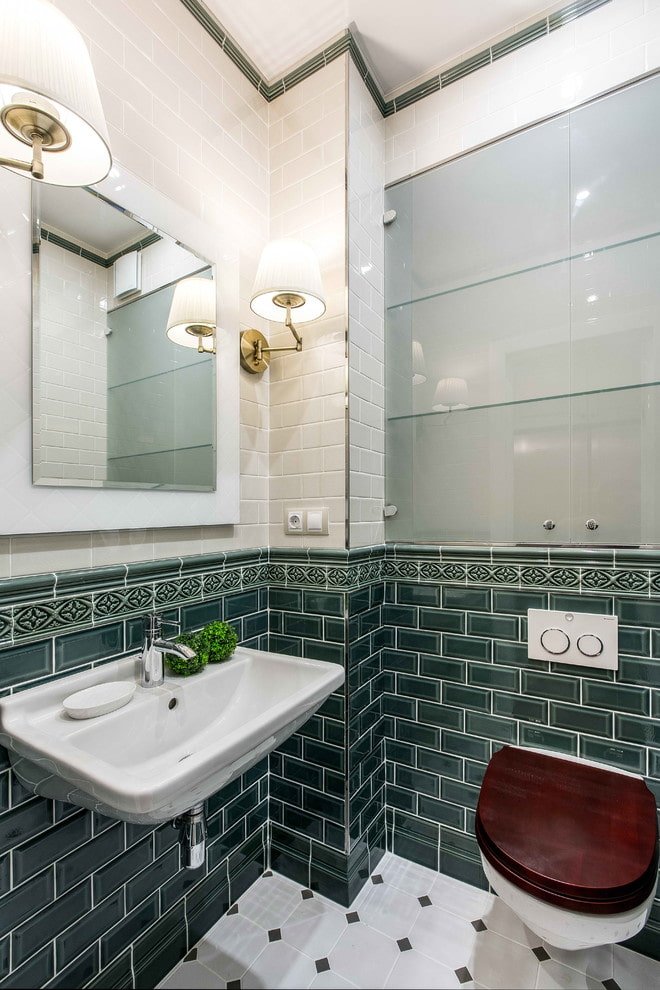 meuble derrière les toilettes à l'intérieur des toilettes