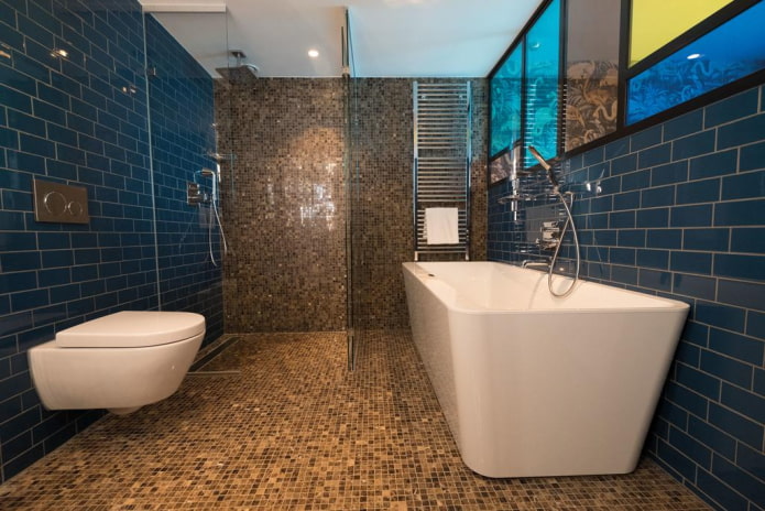 Intérieur de salle de bain carrelé