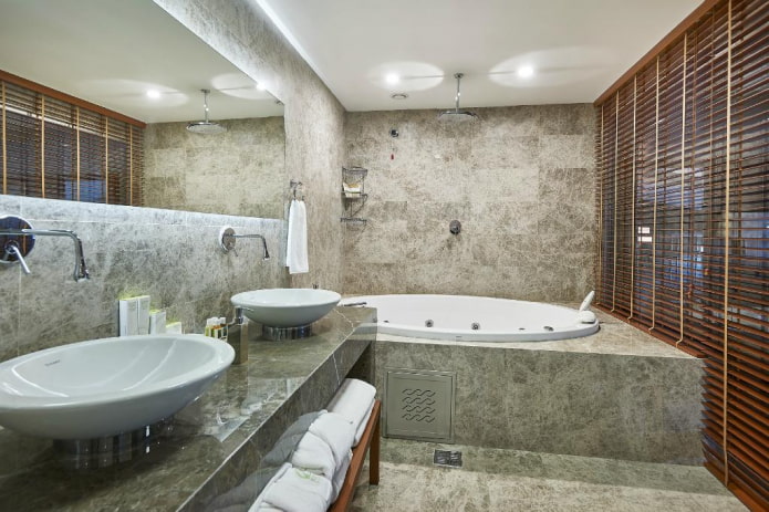 carrelage imitant la pierre dans la salle de bain