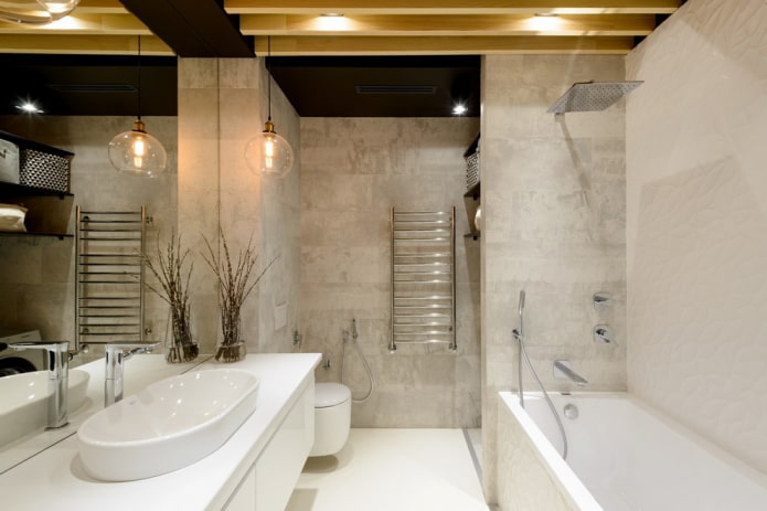 Carrelage sous béton à l'intérieur de la salle de bain