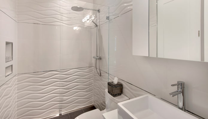 Carreaux 3D dans l'intérieur de la salle de bain
