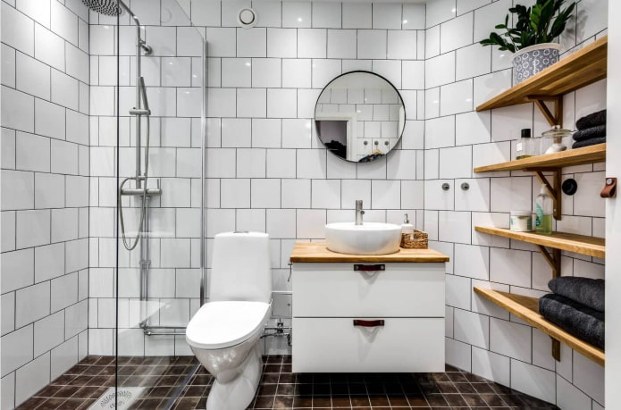 carrelage dans l'intérieur de la salle de bain de style scandinave
