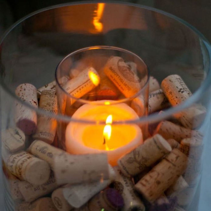 bougeoir en verre avec bouchons de liège