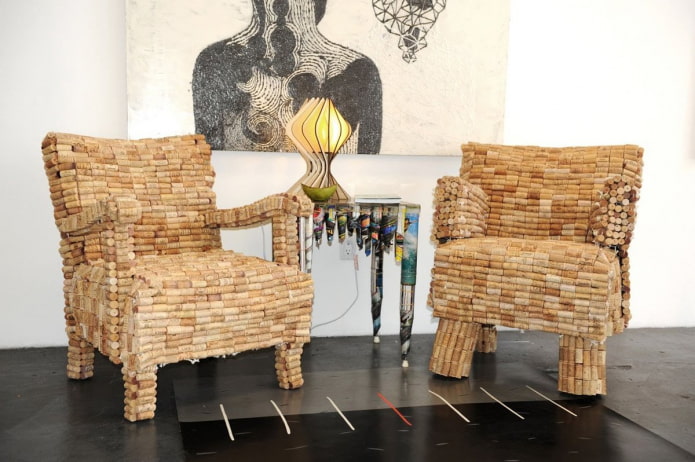finition de fauteuil avec des bouchons de liège