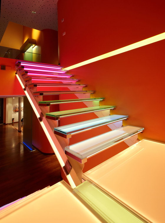 Conception d'escalier rétroéclairé