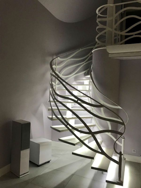 escaliers avec rétroéclairage