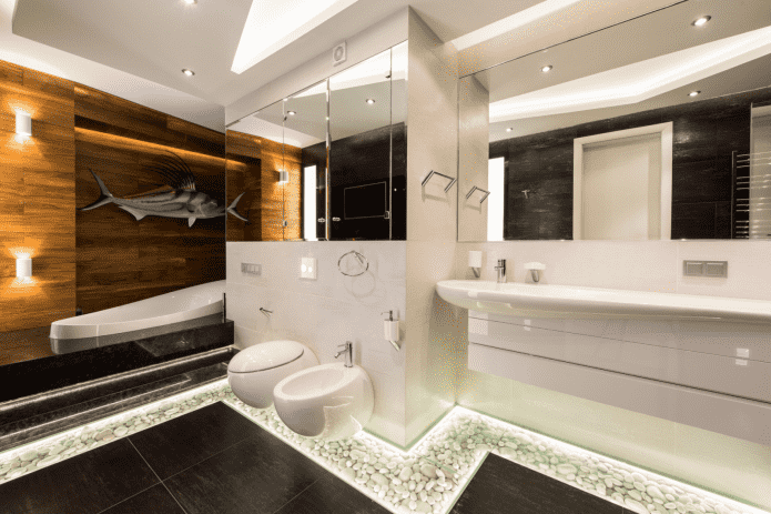 Éclairage au sol dans la salle de bain