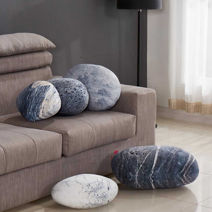 coussin original en forme de pierre