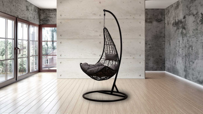 chaise suspendue sur pied