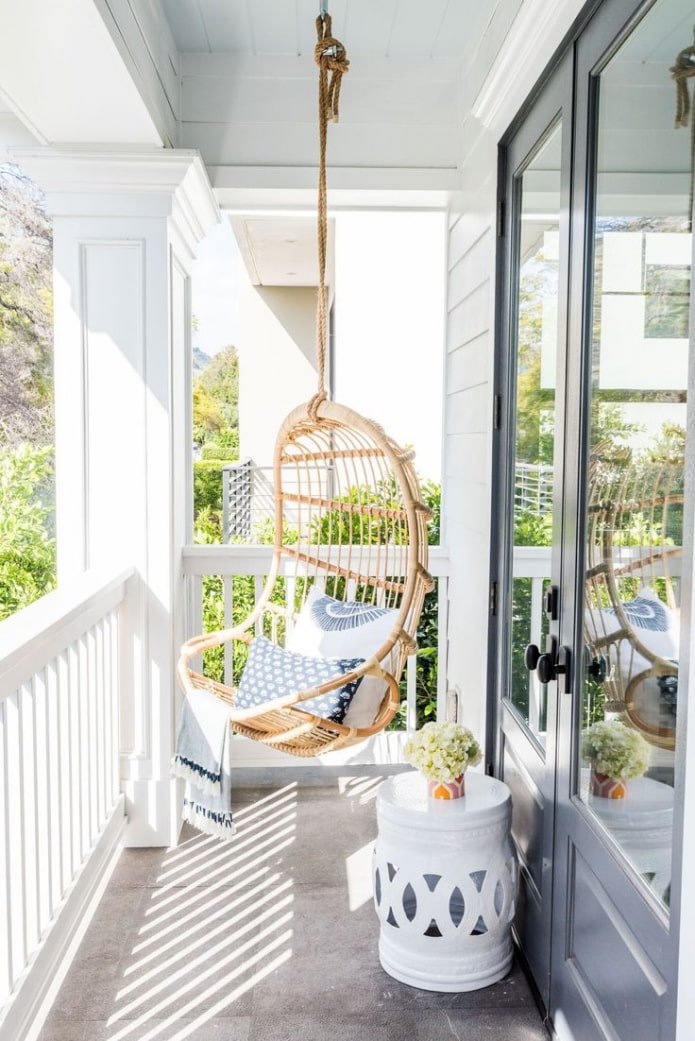 Chaise sur corde pour balcon