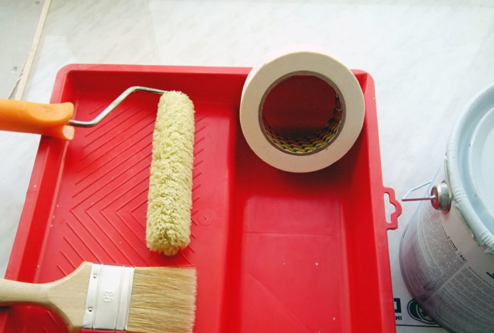 outils pour peindre les sols