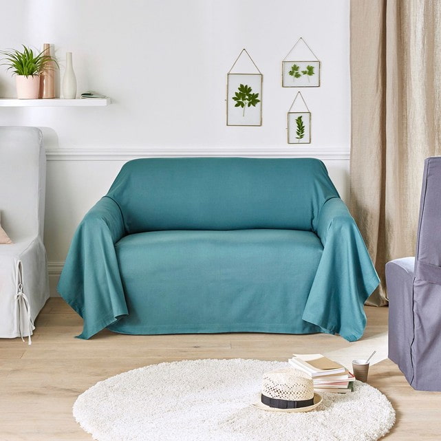 Couvre-lit turquoise pour un canapé à l'intérieur