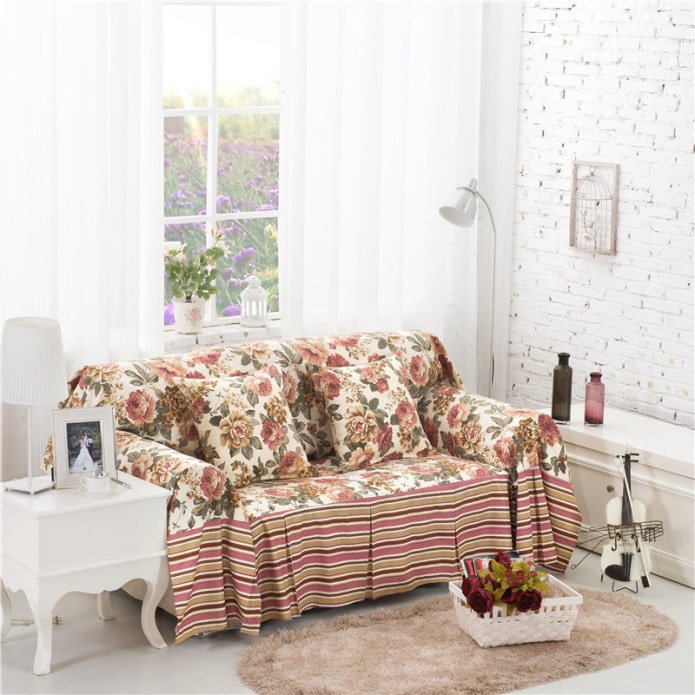 Jeté à motifs pour canapé à l'intérieur
