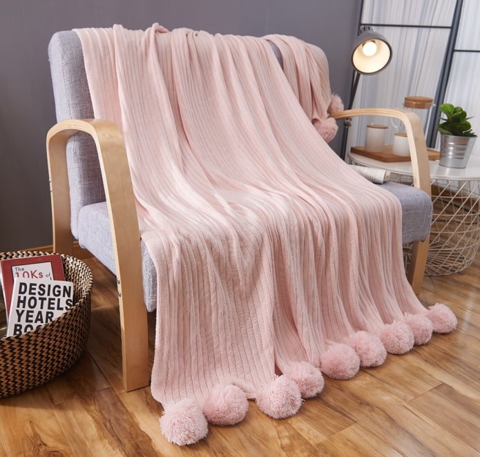 couvre-lit pour un canapé à l'intérieur