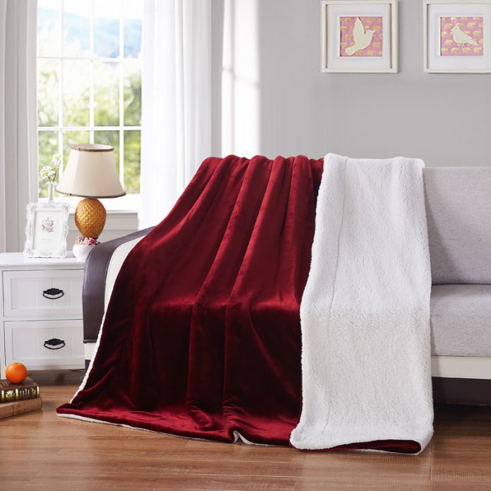 couvre-lit double face pour un canapé à l'intérieur