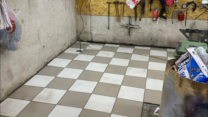 carrelage de sol en céramique pour le garage