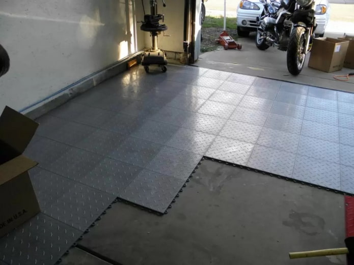 rubber tile floor