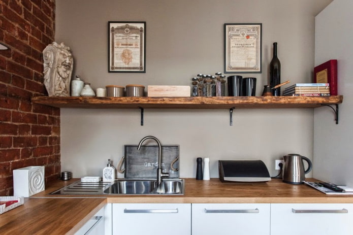 étagères à l'intérieur de la cuisine de style loft