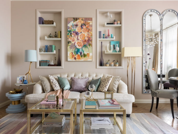 Étagères murales intégrées à l'intérieur