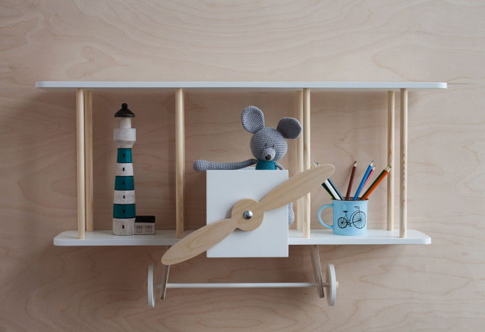 Design d'étagère dans une chambre d'enfant
