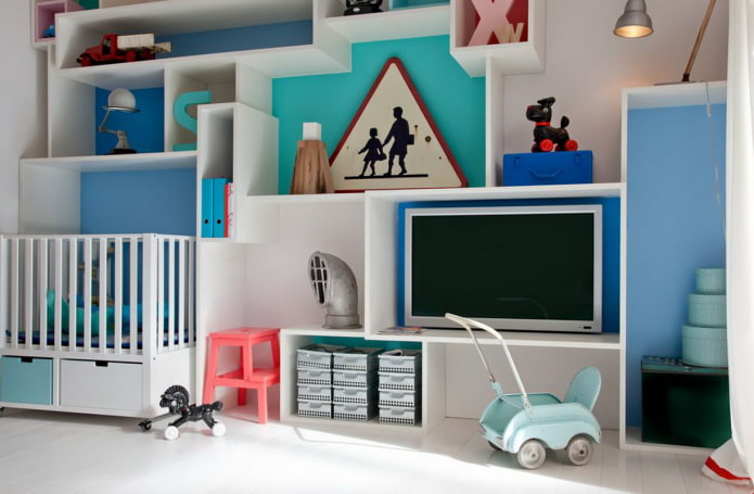 étagère pour téléviseur à l'intérieur d'une chambre d'enfant