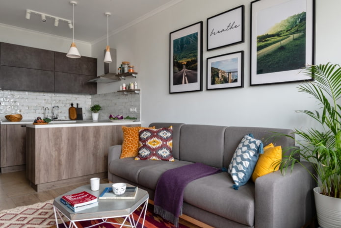 4 posters à l'intérieur