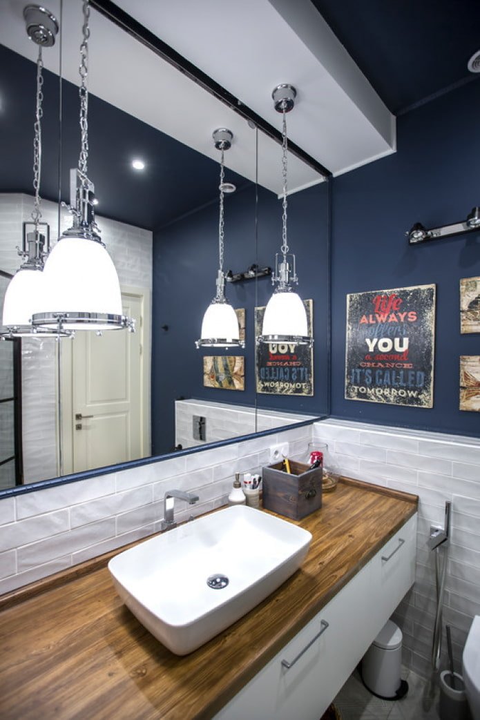affiches dans la salle de bain