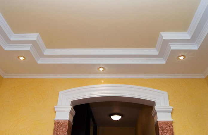 mouldboards en combinaison avec un plafond suspendu